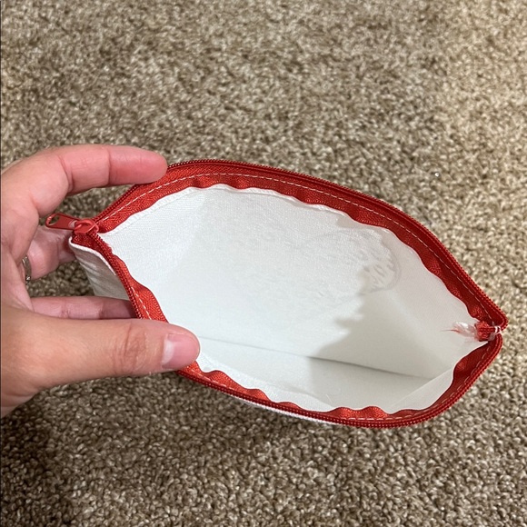 Handmade Mama Heart Print Cavas Pouch with Red Zipper - Picture 3 of 3